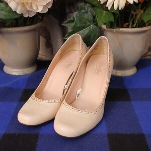 Mossimo Supply Co. Cream Heels 7.5